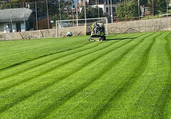 Sport Garden System - Manutenzione campi da calcio: interventi professionali su erba naturale 